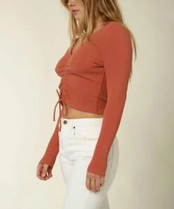 Coupon ❤️ O'Neill Sandstone Leanne Ruched V-Neck Crop Top - Juniors 🔔 -O'Neill Sales zu101704736 alt 3 tm1656530121