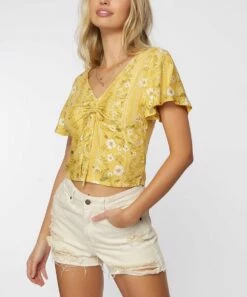 Wholesale 🔔 O'Neill Yellow Floral Karly V-Neck Crop Top - Juniors 🤩 -O'Neill Sales zu106701885 main tm1656517253
