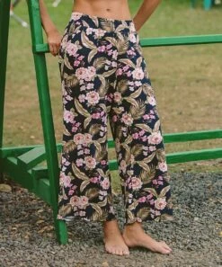 Wholesale ✔️ O'Neill Navy & Cream Floral Lagoon Wide-Leg Pants - Juniors 🌟