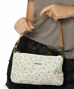 Budget 🥰 O'Neill Vanilla & Yellow Floral Anna Shoulder Bag 🎉