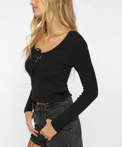 Cheap ๐ O'Neill Black Front-Tie Long-Sleeve Lindley Crop Top - Juniors โ๏ธ 10 Cheap ๐ O'Neill Black Front-Tie Long-Sleeve Lindley Crop Top - Juniors โ๏ธ -O'Neill Sales zu109094347 alt 3 tm1664890648