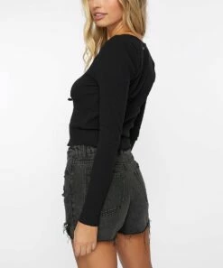 Cheap ๐ O'Neill Black Front-Tie Long-Sleeve Lindley Crop Top - Juniors โ๏ธ 11 Cheap ๐ O'Neill Black Front-Tie Long-Sleeve Lindley Crop Top - Juniors โ๏ธ -O'Neill Sales zu109094347 alt 4 tm1664890648