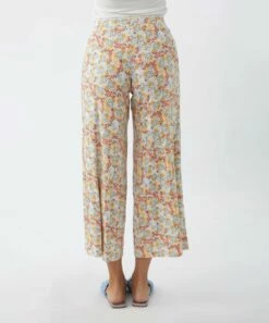 Flash Sale ❤️ O'Neill White Multicolor Floral Plumeria Wide-Leg Pants - Juniors 🧨 -O'Neill Sales zu110742832 alt 2 tm1671207857